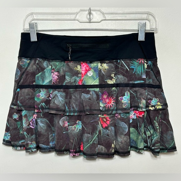 Lululemon Run Pace Setter Skirt Built In Shorts in Curious Jungle Multicolor - Picture 6 of 13